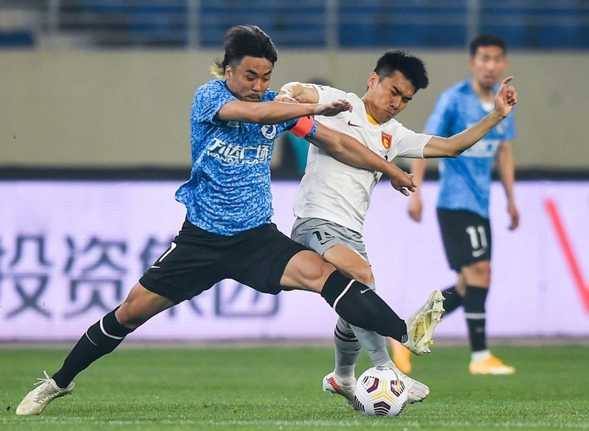  那不勒斯防线溃败遭三连败  