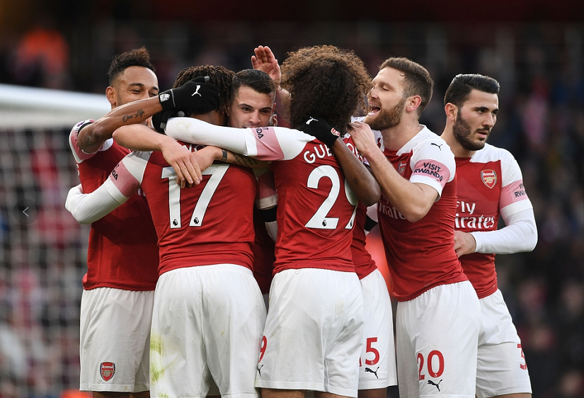  阿森纳终结伦敦德比连胜，赖斯乌龙送大礼  